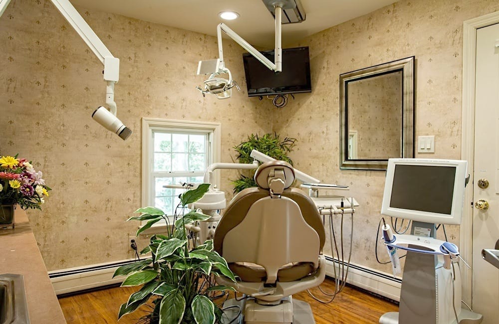 Dental treatment room